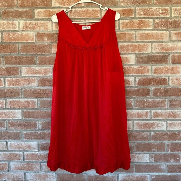 NEW Vanity Fair Vintage Nightgown Mumu Sleep Dress Women’s Large Red